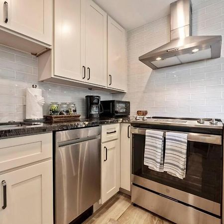 شقة Hale Ono Loa 403- Top Floor, Ocean View, & Complete Modern Remodel Kahana المظهر الخارجي الصورة
