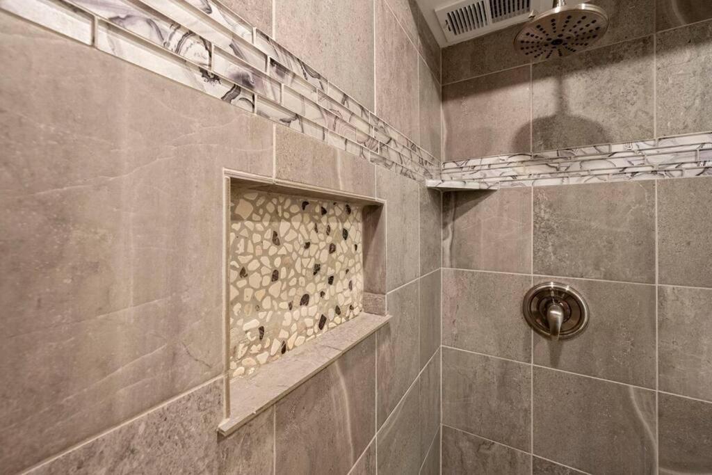 شقة Hale Ono Loa 403- Top Floor, Ocean View, & Complete Modern Remodel Kahana المظهر الخارجي الصورة
