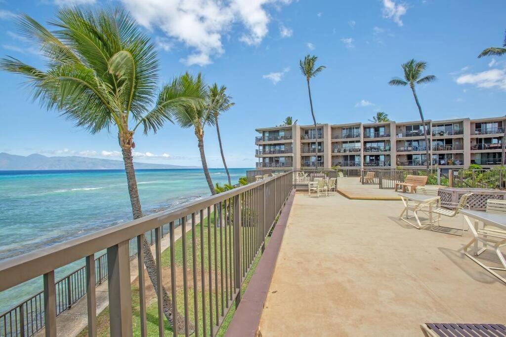 شقة Hale Ono Loa 403- Top Floor, Ocean View, & Complete Modern Remodel Kahana المظهر الخارجي الصورة