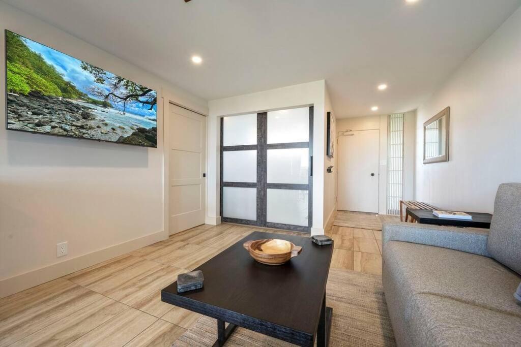 شقة Hale Ono Loa 403- Top Floor, Ocean View, & Complete Modern Remodel Kahana المظهر الخارجي الصورة