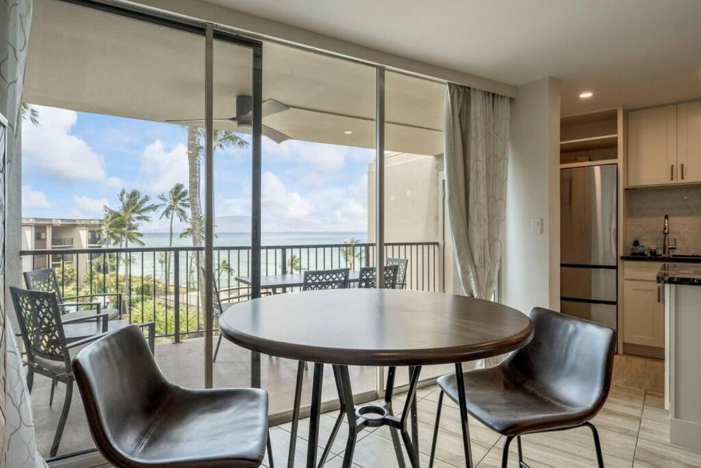 شقة Hale Ono Loa 403- Top Floor, Ocean View, & Complete Modern Remodel Kahana المظهر الخارجي الصورة